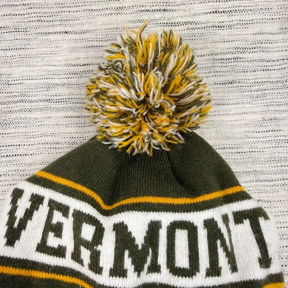 University of Vermont Kid's‎ Knit Hat Beanie Pom Pom Fleece Lined Logo